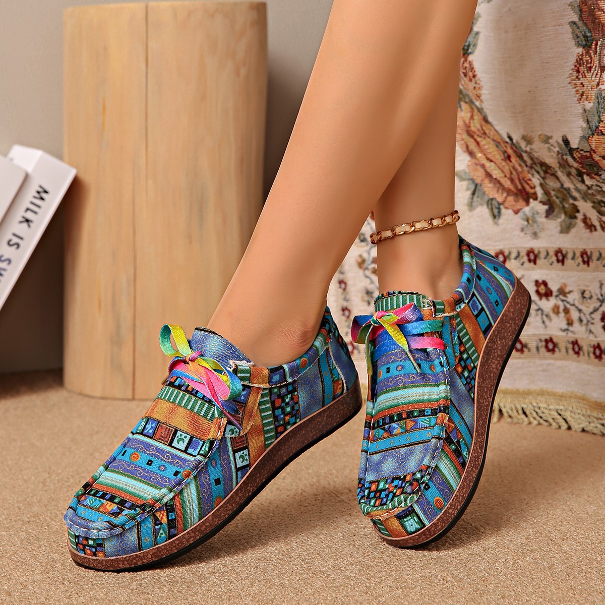Cross-border trade large-sized ethnic style casual single shoes for women, colorful lace-up graffiti low-top canvas shoes, flat thick-soled shoes Specification drawing