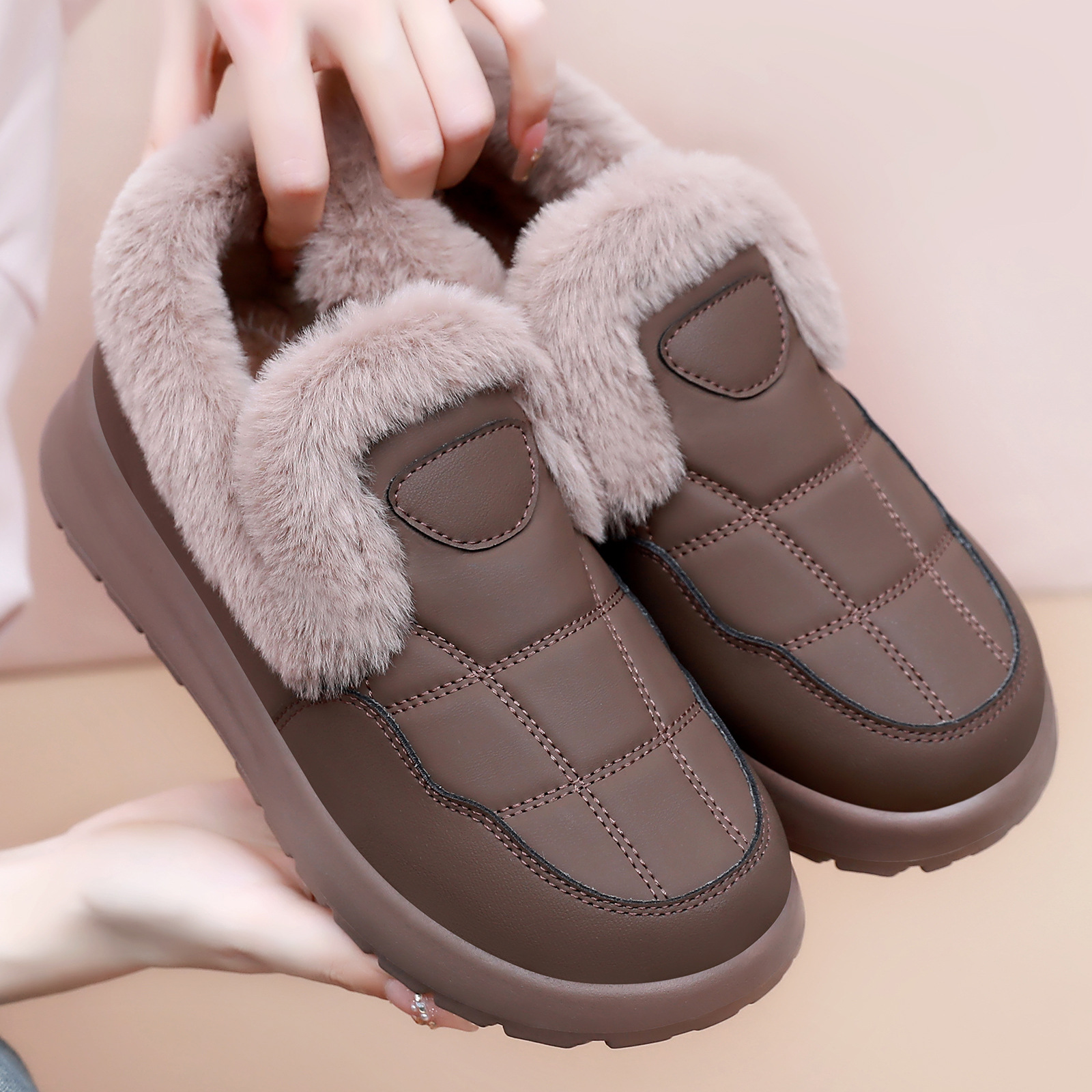 Women's cotton shoes, winter cross-border trade women's ankle boots, cold-proof and warm cotton boots, versatile women's boots, snow boots on one foot full figure