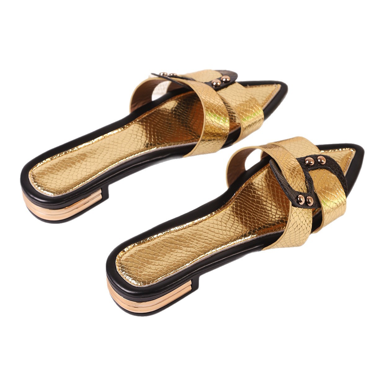 Wholesale of large-sized pointed-toe flip-flops for women in summer 2025, fashionable outerwear for women, cool flip-flops and beach shoes Item Picture