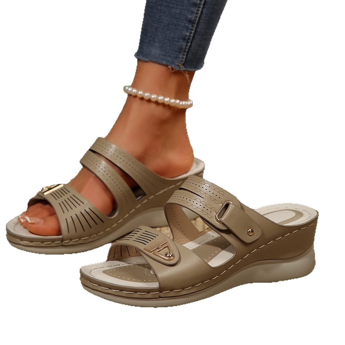 New summer 2025 foreign trade large-sized wedge heel thick-soled casual fish-mouth one-line outerwear beach wedge heel women's slippers Item Picture