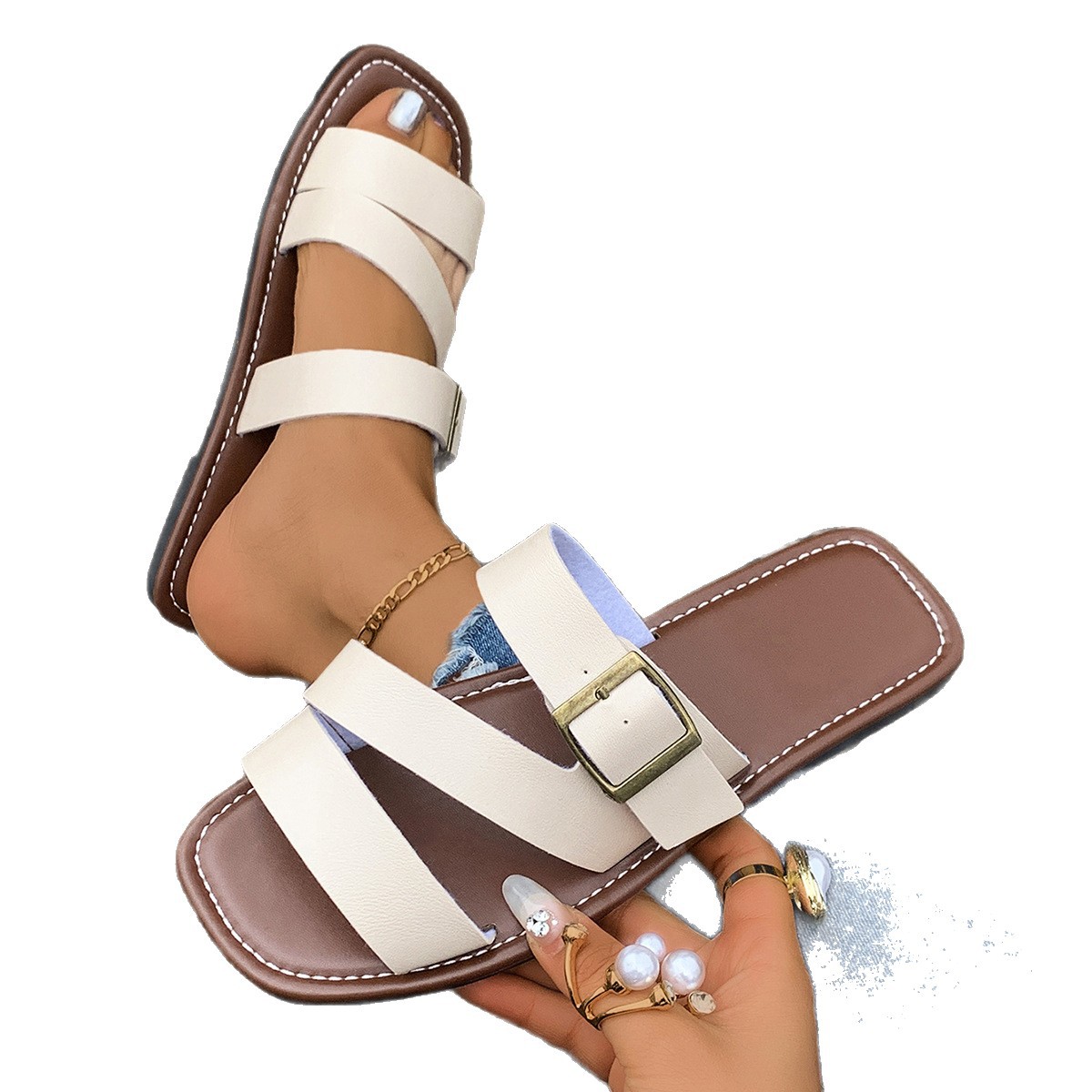 2025 New European and American style foreign trade women's shoes, round toe flat flat one-line with metal buckle women's fashionable beach sandals Item Picture