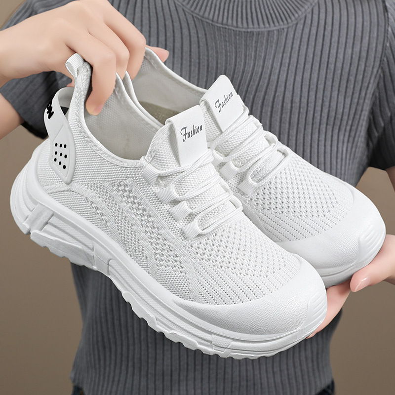 Women's sports shoes, breathable mesh shoes with soft soles, comfortable and not tiring to the feet, running shoes, fashionable and versatile women's single shoes full figure