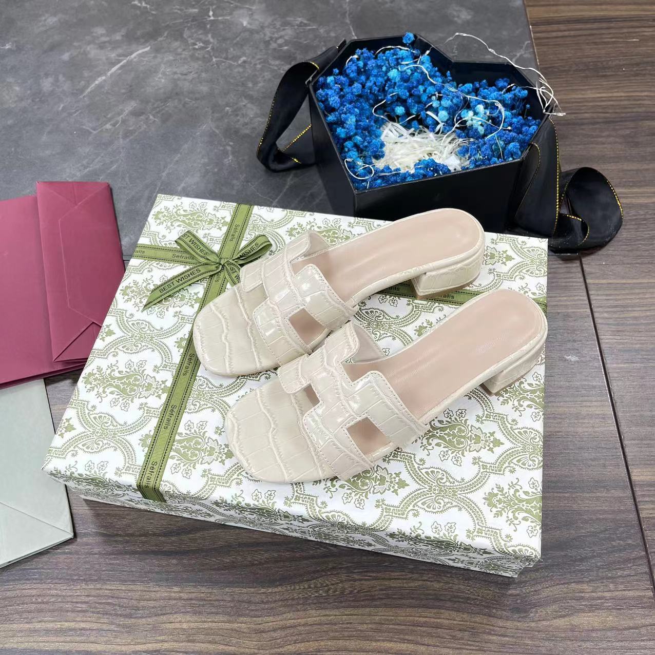 Women's outerwear with thick heels: 3 cm low-heeled sandals. New summer style 2025 versatile one-shoulder beach flip-flops Application Scenario