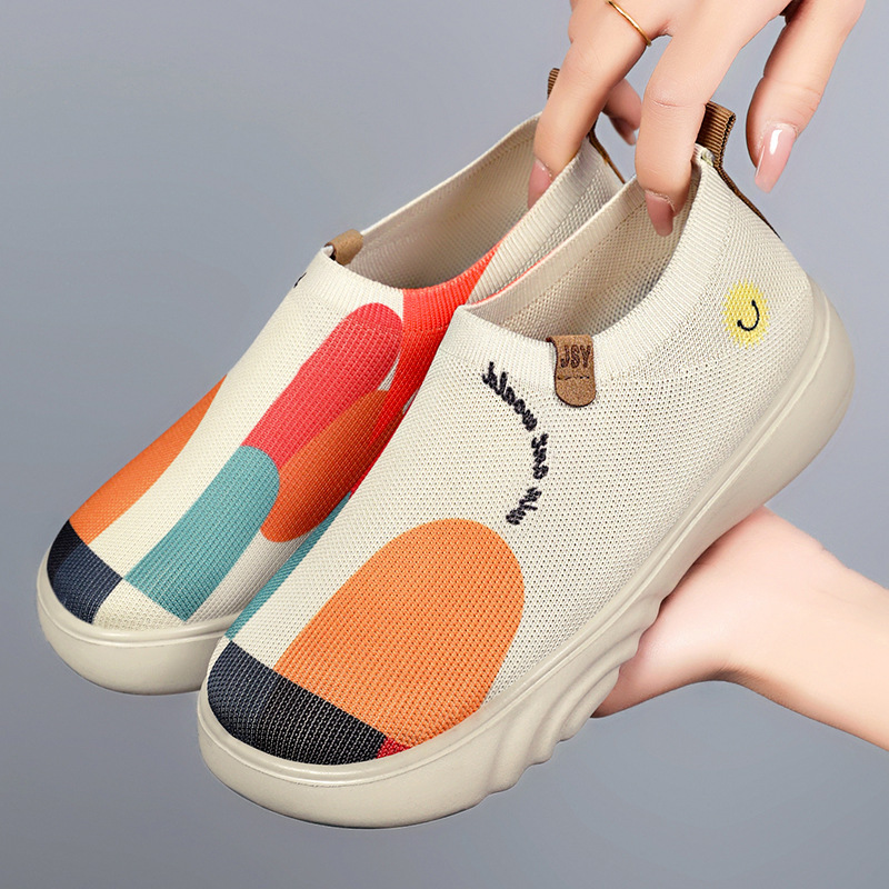 Spring new style of traditional Beijing cloth shoes, trendy painted casual shoes, polyurethane soft soles, one-step single shoes for women full figure