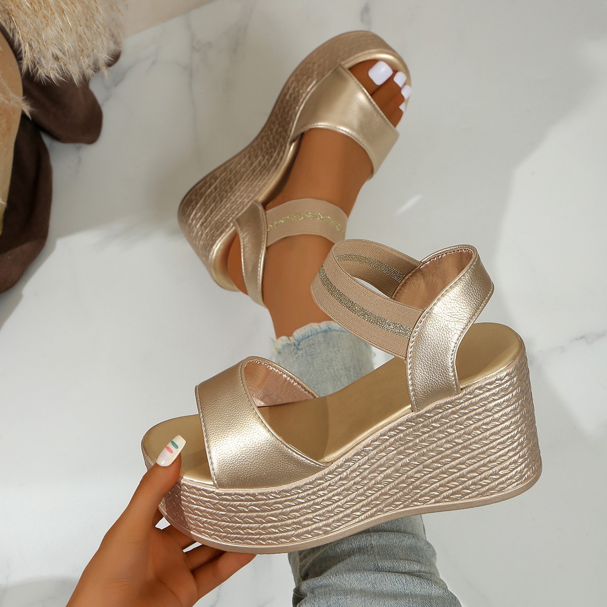 Cross-border trade large-sized sandals for women, 2025 new style European and American fish-mouth wedge heel one-strap women's shoes, size 43, independent station Specification drawing