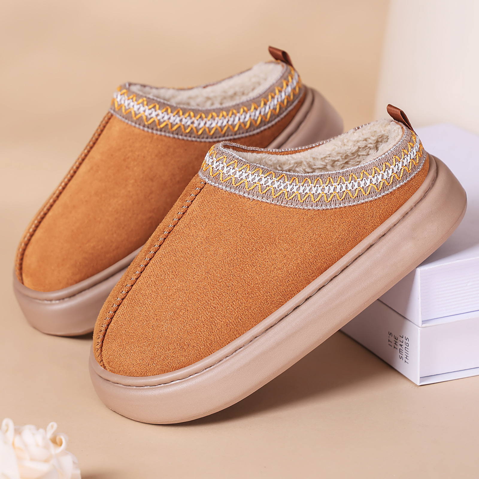Women's winter fleece and thickened cotton shoes, half-drag cotton boots, cross-border large-sized export women's boots, cold-proof and warm cotton slippers details Picture