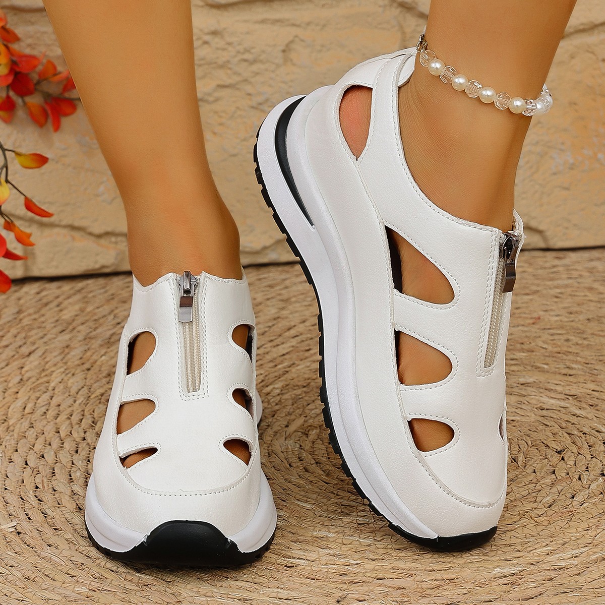Cross-border foreign trade women's shoes 2025 Summer new style hollowed-out toe thick-soled soft-soled sandals Women's casual mom shoes Specification drawing