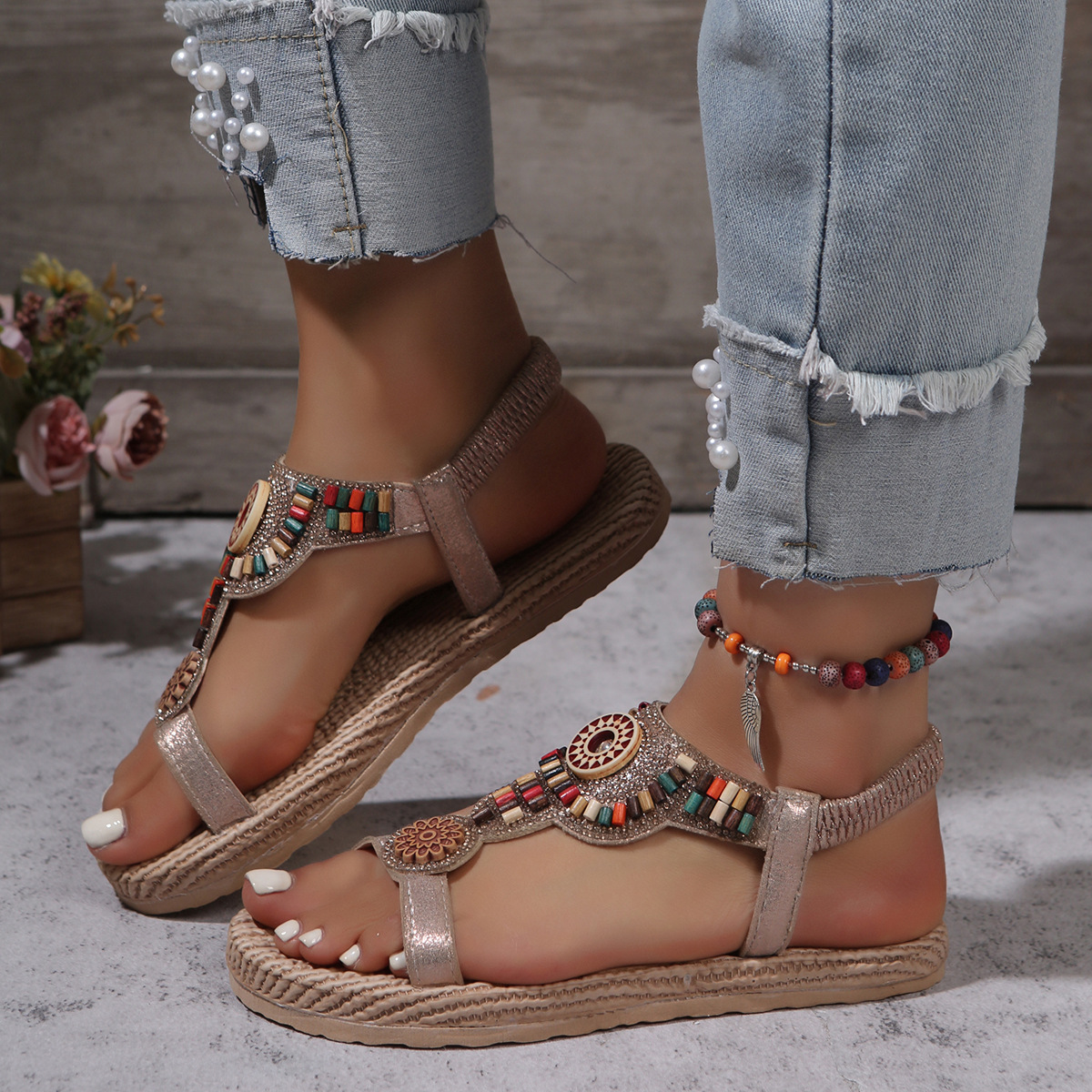 Bohemian sandals for women 2025 Summer New style, color-blocked Roman outerwear, flat and fashionable beaded, ethnic style beach full figure