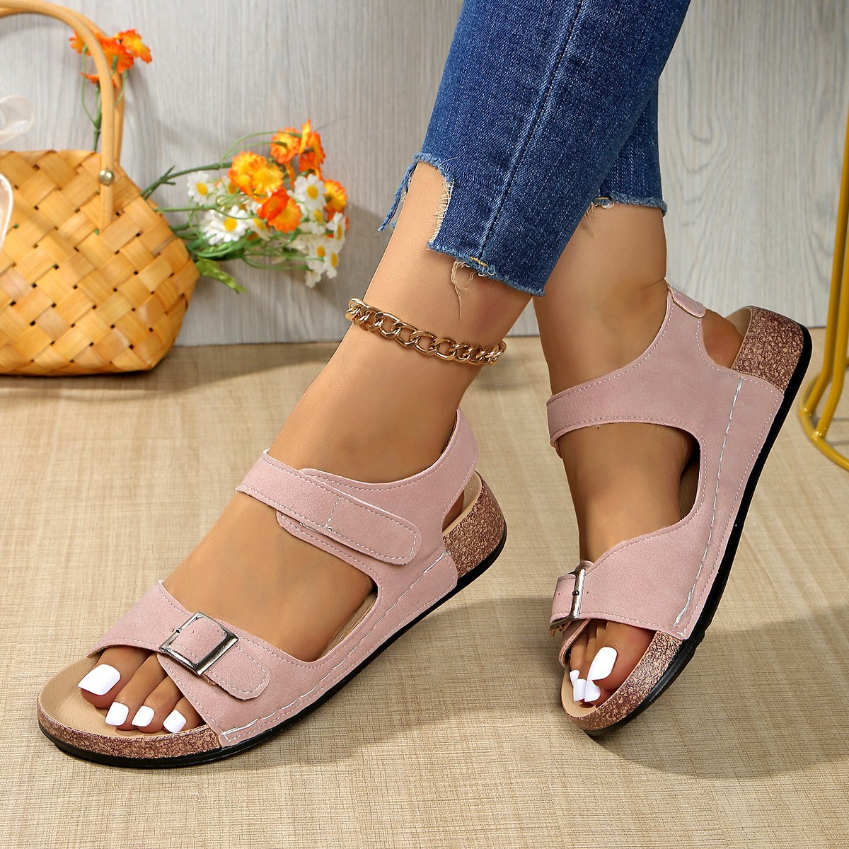 2025 new style European and American thick-soled sandal women's metal buckle cross-belt cork open-toe beach shoes for export, large size wholesale full figure