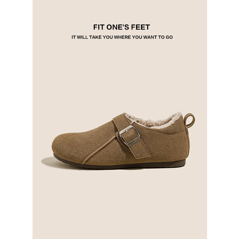 This is a retro and versatile Birken shoe for women's autumn and winter 2024. It's made of suede and thickened cotton on one foot Application Scenario