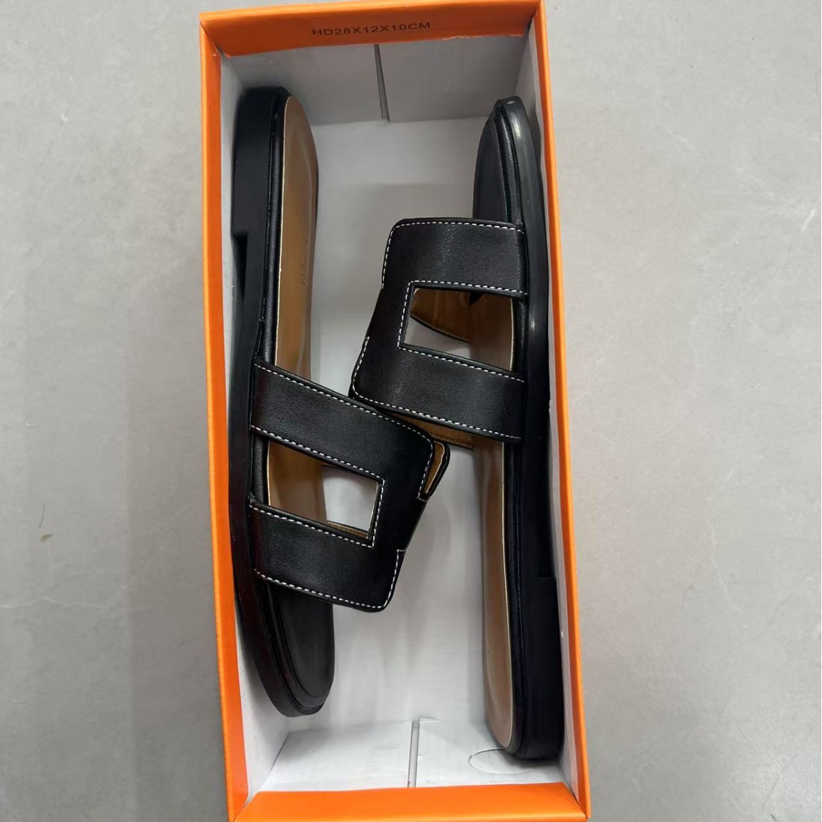 Large size 43 export trade cross-border one-shoulder sandals, women's summer outerwear flat sandals, Thai seaside travel beach shoes Application Scenario