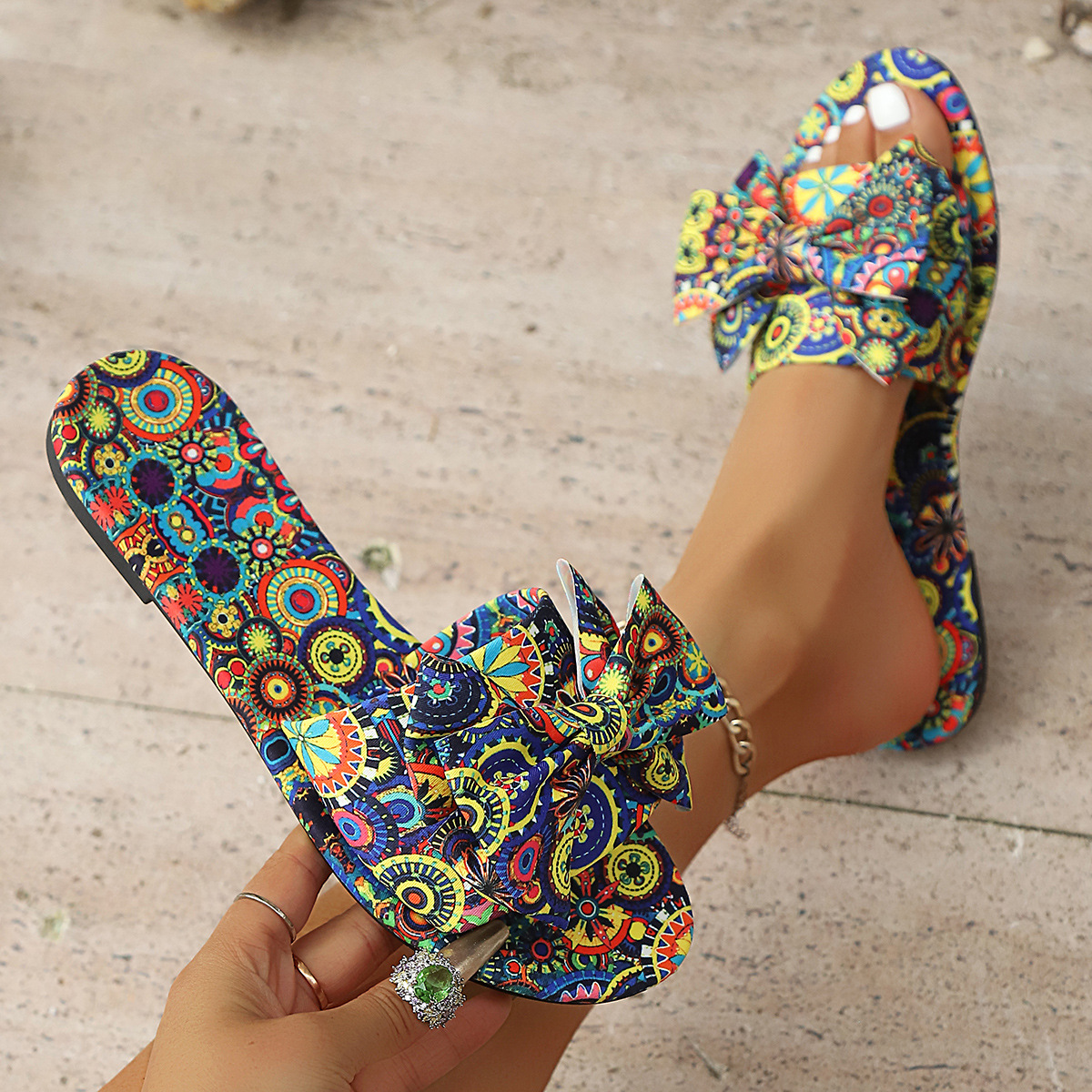 Cross-border large-sized ethnic-style flat-bottomed open-toe slippers for women, 2025 new style of transparent printed Roman-style foreign trade slippers full figure