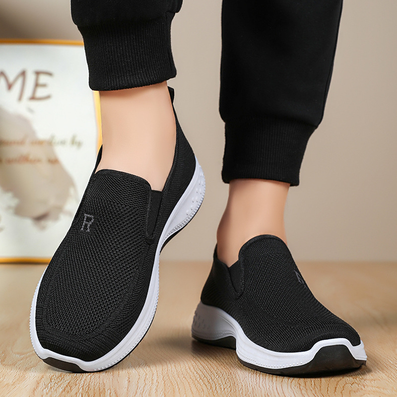 Men's casual shoes, breathable mesh shoes, one-step lazy shoes, dad shoes, soft-soled comfortable single shoes, men's shoes Application Scenario