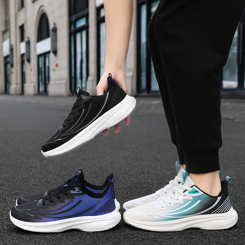 Men's shoes: Fashionable and versatile sports shoes, breathable flying woven mesh shoes, soft-soled shoes that don't tiring the feet, running shoes, comfortable and trendy single shoes Application Scenario