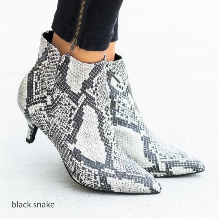 Cross-border foreign trade 2019 Autumn Snake-patterned skinny ankle boots for women, Amazon wish women's plus-size shoes, Dr. Martens boots Application Scenario