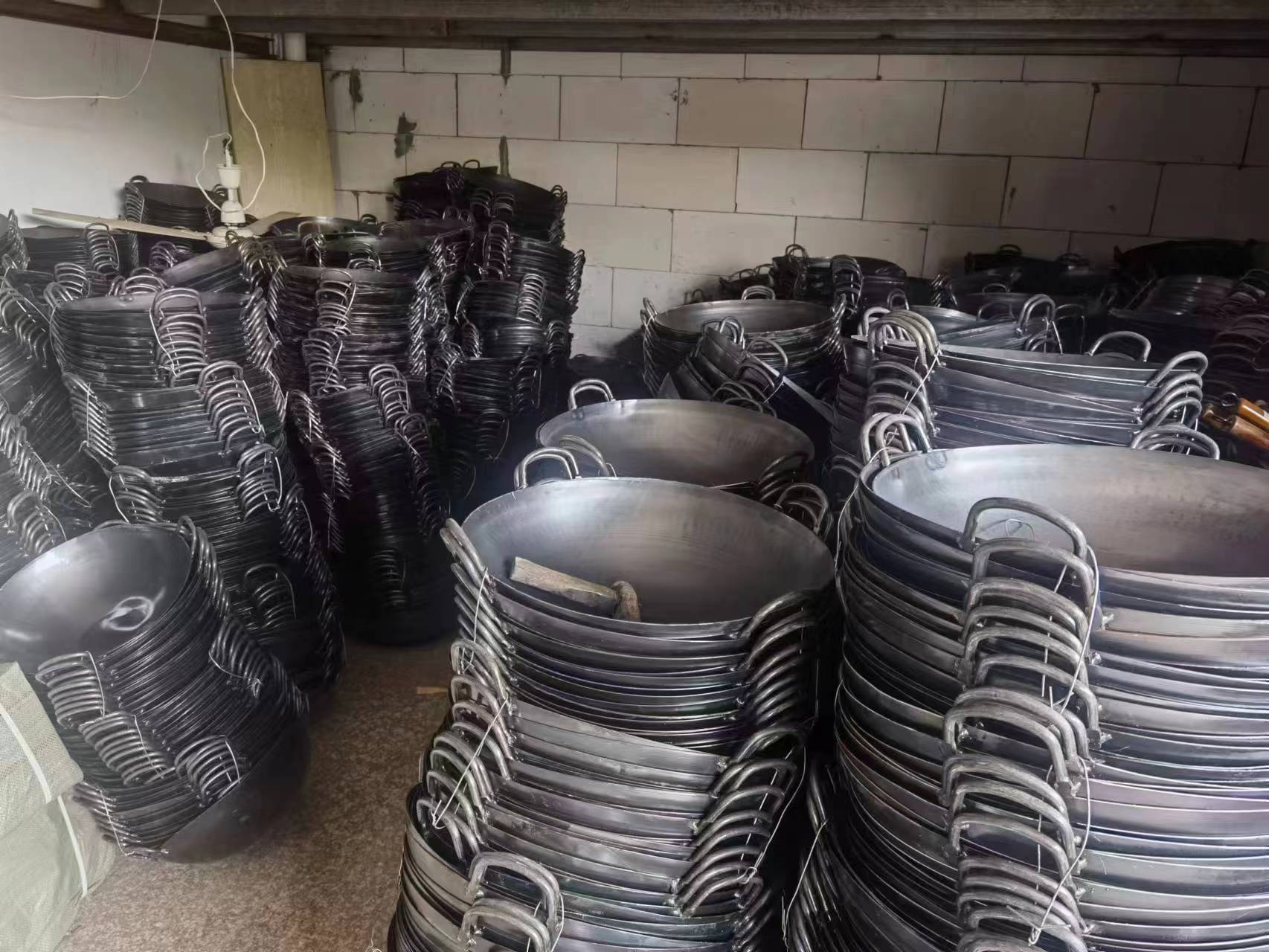 Old-fashioned iron pot, hand-pulled pot, pure iron pot