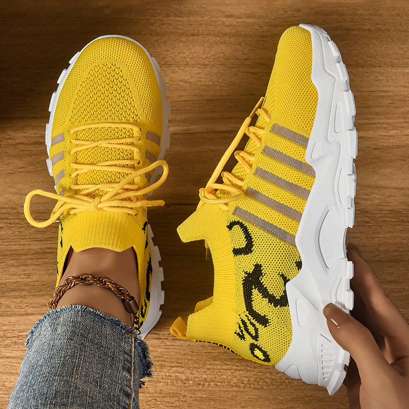 New cross-border large-sized casual shoes for women, breathable mesh shoes, soft-soled sports shoes, fashionable and versatile women's shoes Application Scenario