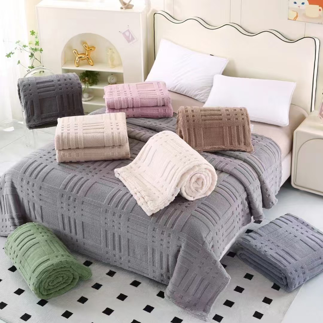 家纺绒毯柔软保暖冬季盖毯毛毯盖毯多色可选舒适家用毯子厚款白底实物图