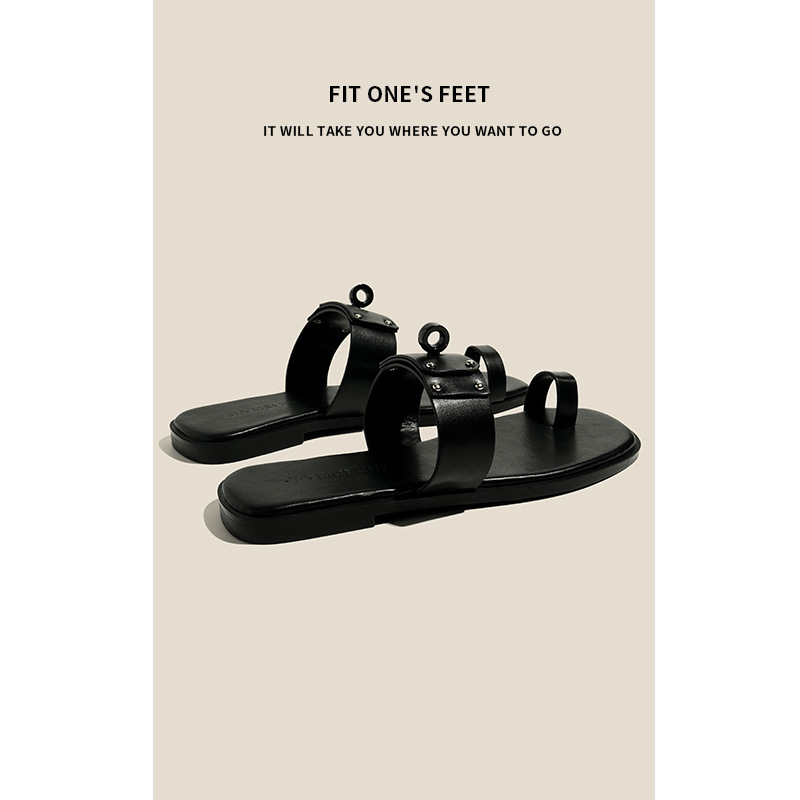 The 2025 summer new style of toe-flat, outerwear slippers for women with belt buckles, Roman beach slippers, fashionable one-shoulder slippers details Picture