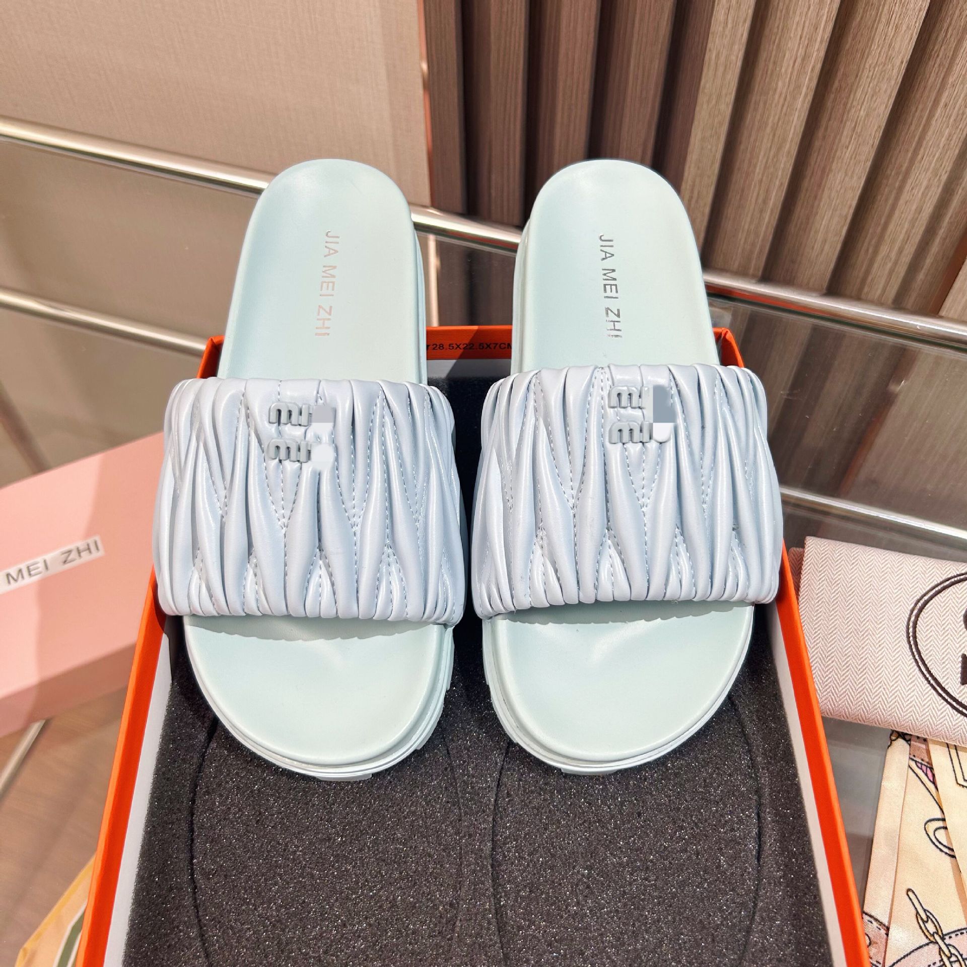 MM2024 Spring/Summer New stylish and Versatile casual toe-exposing thick-soled slippers with high heels that make legs look longer and slimmer. Trendy high heels details Picture