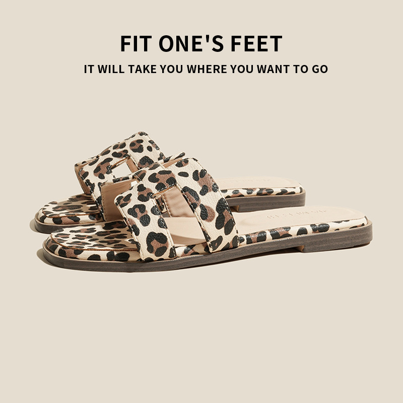 Leopard print slippers for women's summer outerwear fashion 2025 New genuine leather versatile flat flip-flops beach cool slippers full figure