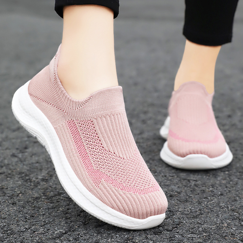 This is a versatile women's shoe with a soft sole that doesn't get your feet tired. You can wear it casually with just one step. It's a new trendy soft-soled Feizi women's shoe Specification drawing