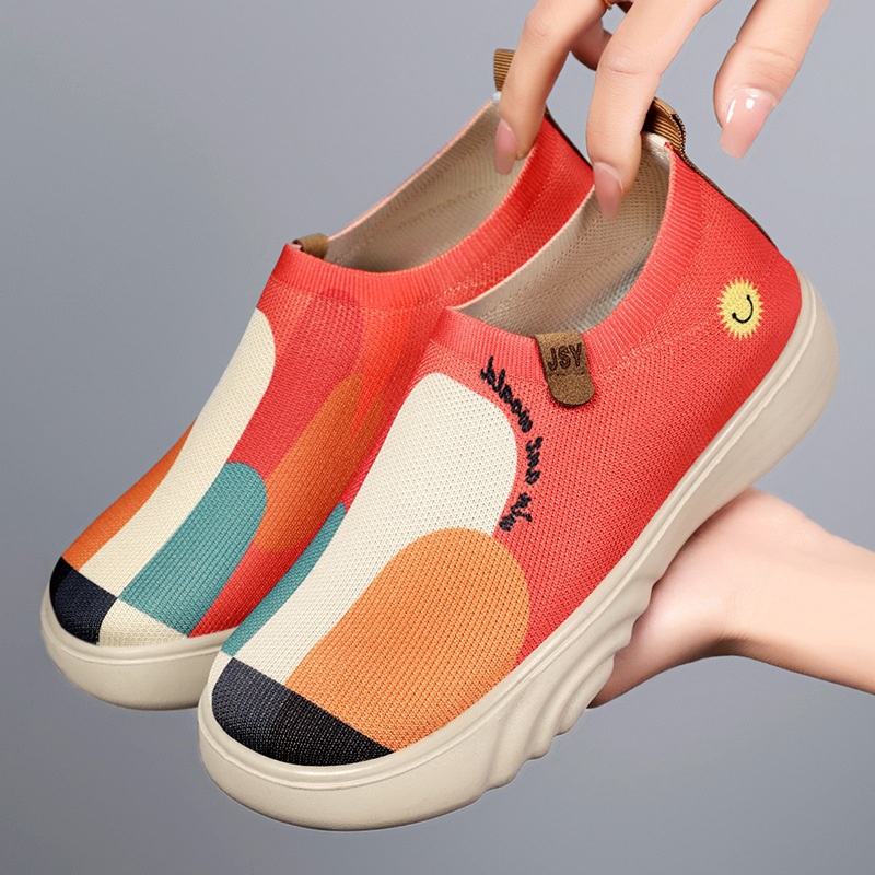 Spring new style of traditional Beijing cloth shoes, trendy painted casual shoes, polyurethane soft soles, one-step single shoes for women details Picture