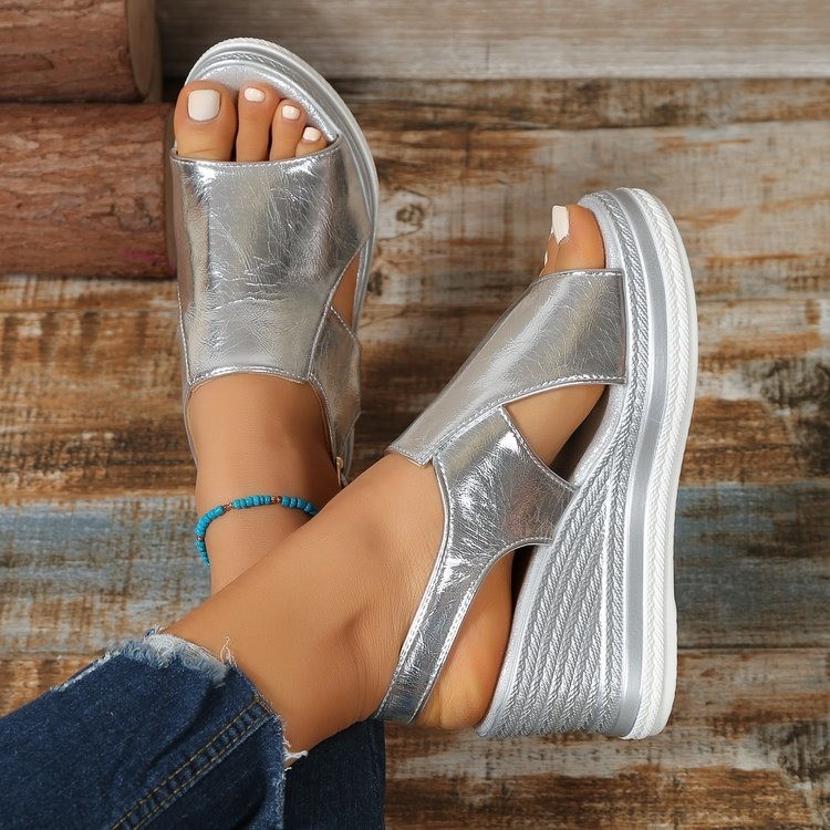 2024 Cross-border summer fashion European and American sandals for export, large-sized one-shoulder buckle with sponge and thick-soled beach sandals Application Scenario