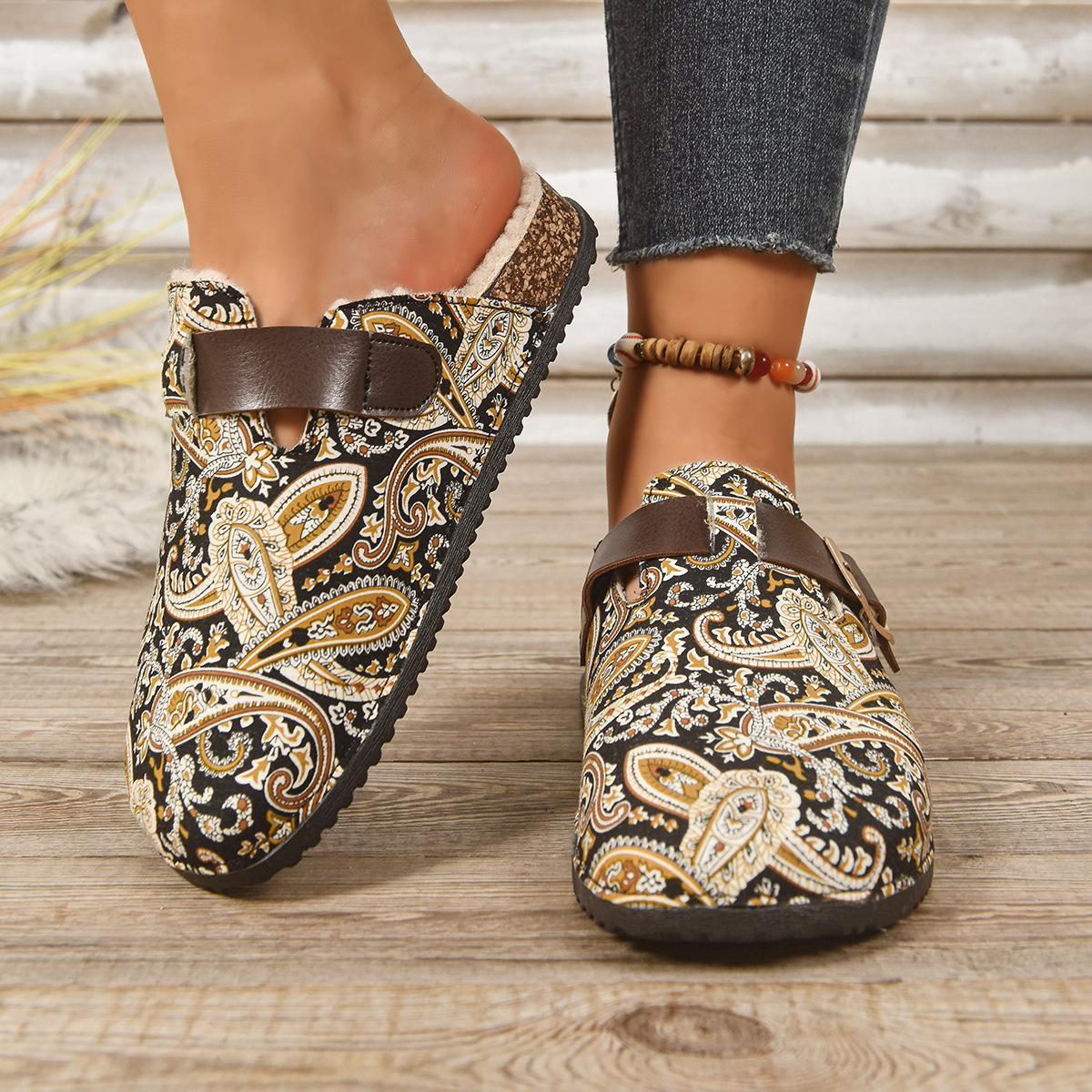 Cross-border large-sized European and American style with cotton-padded toe slippers for women, new autumn 2025, flat bottom printed Roman style details Picture