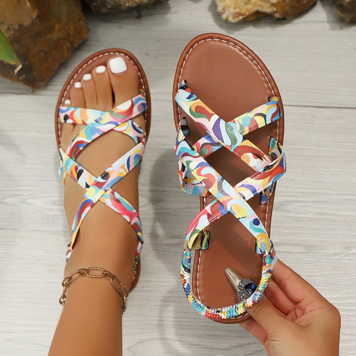 2025 New summer European and American style colorful patchwork fashionable sandals, large-sized beach flat sandals 41-43 full figure