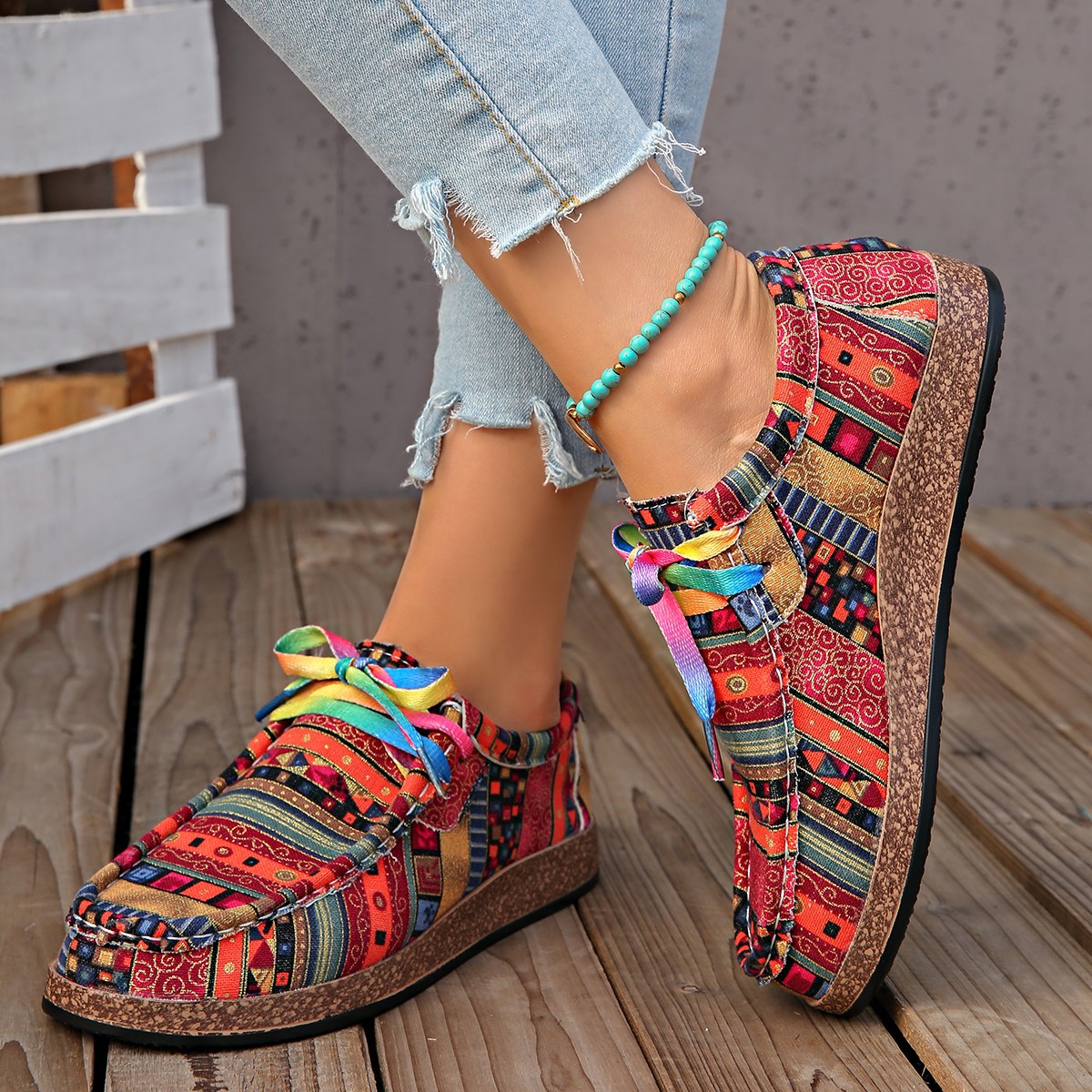 Cross-border trade large-sized ethnic style casual single shoes for women, colorful lace-up graffiti low-top canvas shoes, flat thick-soled shoes details Picture