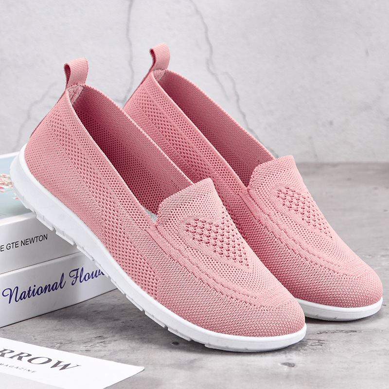 Old Beijing cloth shoes for women, summer new style cloth shoes, breathable flat casual single shoes, soft soles, mom shoes for women full figure