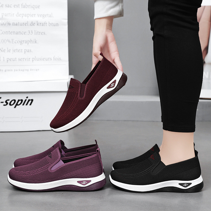 Women's cross-border large-sized women's shoes, single shoes, breathable casual shoes, one-foot shoes for middle-aged and elderly mothers, old Beijing cloth shoes Application Scenario