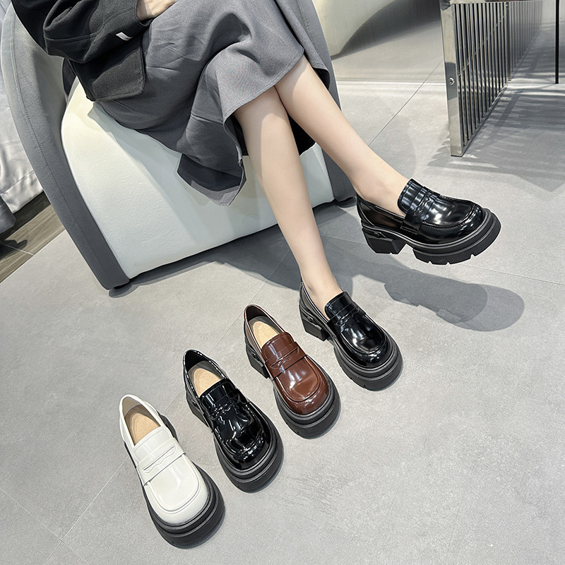 Black one-foot height-increasing loafers for women, 2023 season new thick-soled single shoes, Japanese jk small leather shoes, British style full figure