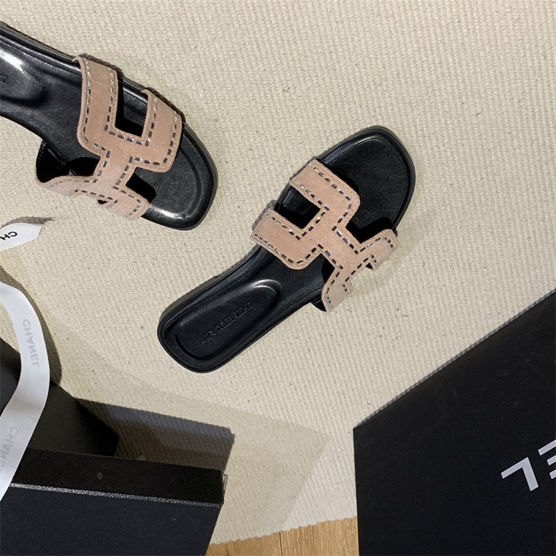 【sheii Su Yinyin 】~GD version water diamond square toe H-shaped beach flip-flops for women, flat bottom for outerwear Application Scenario