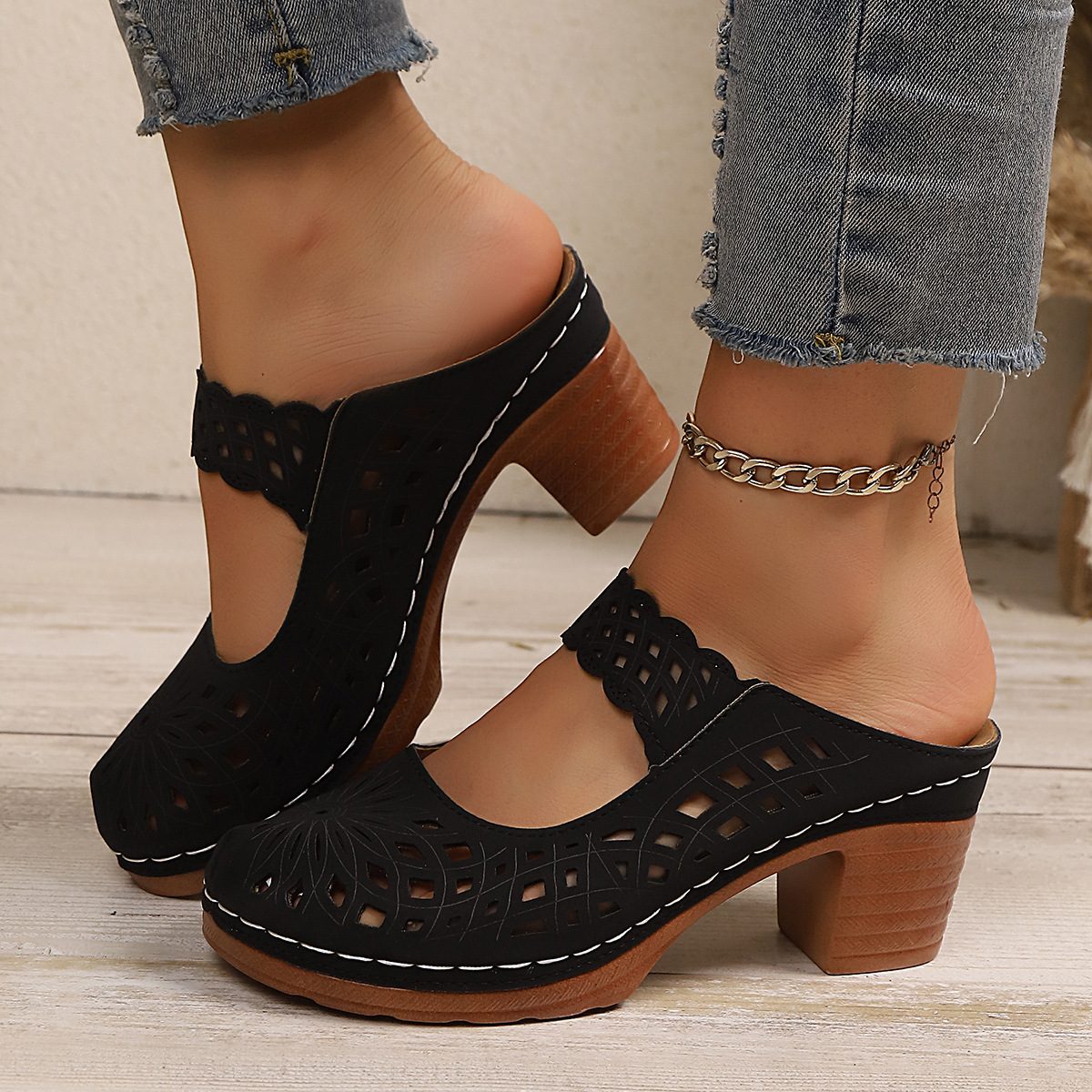 Baotou half-slipper women's outerwear 2025 Summer new soft leather mid-heel soft sole European and American style hollowed-out mom sandals for women Application Scenario