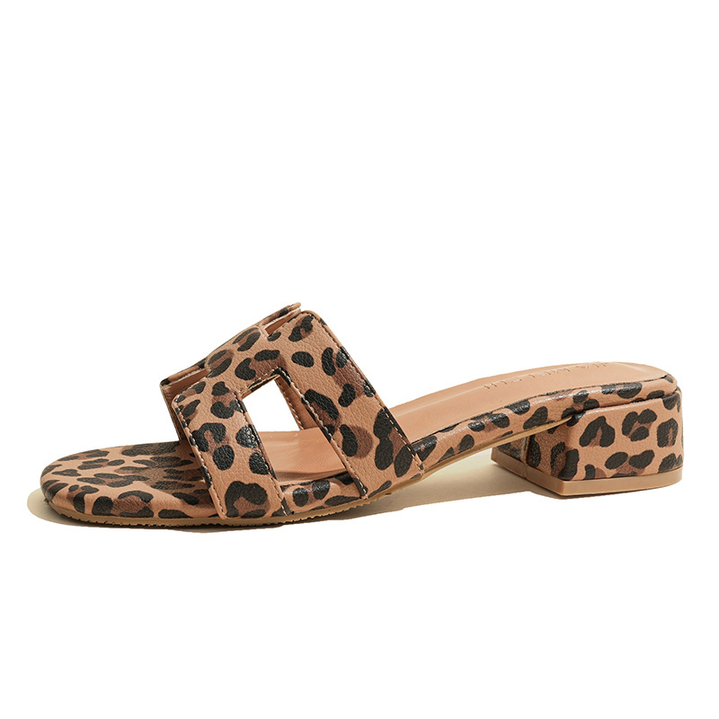 Leopard print slippers for women's summer outerwear fashion 2025 New genuine leather versatile flat, thick-heeled, one-line flip-flops beach cool slippers Item Picture