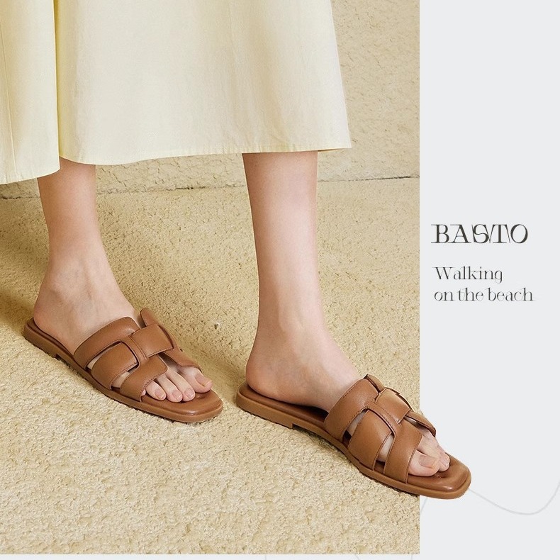 The new retro woven one-line flip-flops for women's outerwear in summer 2024 are fashionable and versatile beach shoes Specification drawing
