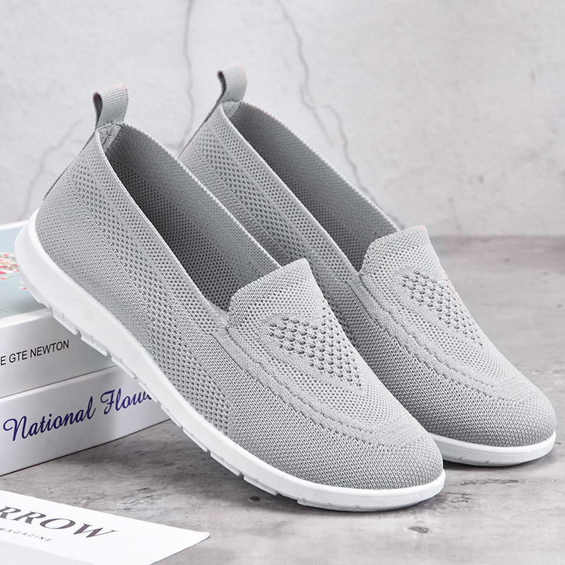 Old Beijing cloth shoes for women, summer new style cloth shoes, breathable flat casual single shoes, soft soles, mom shoes for women details Picture