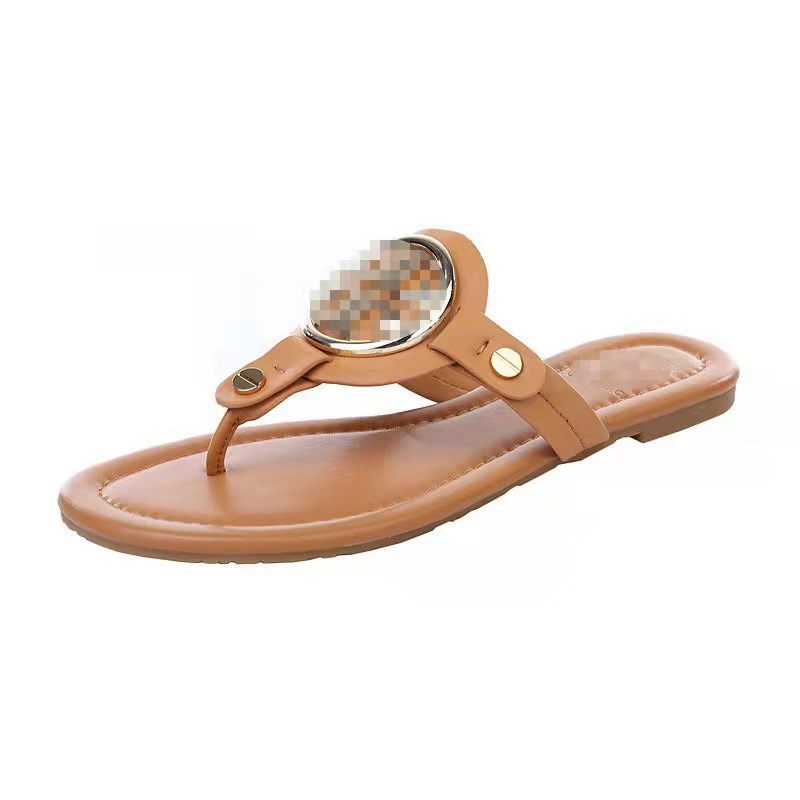 In 2023, women's outerwear in slippers: Fashionable beach, European and American style, flip-flops made of cowhide, summer flip-flops for export, large size, flat bottom, toe clipping, cool Application Scenario