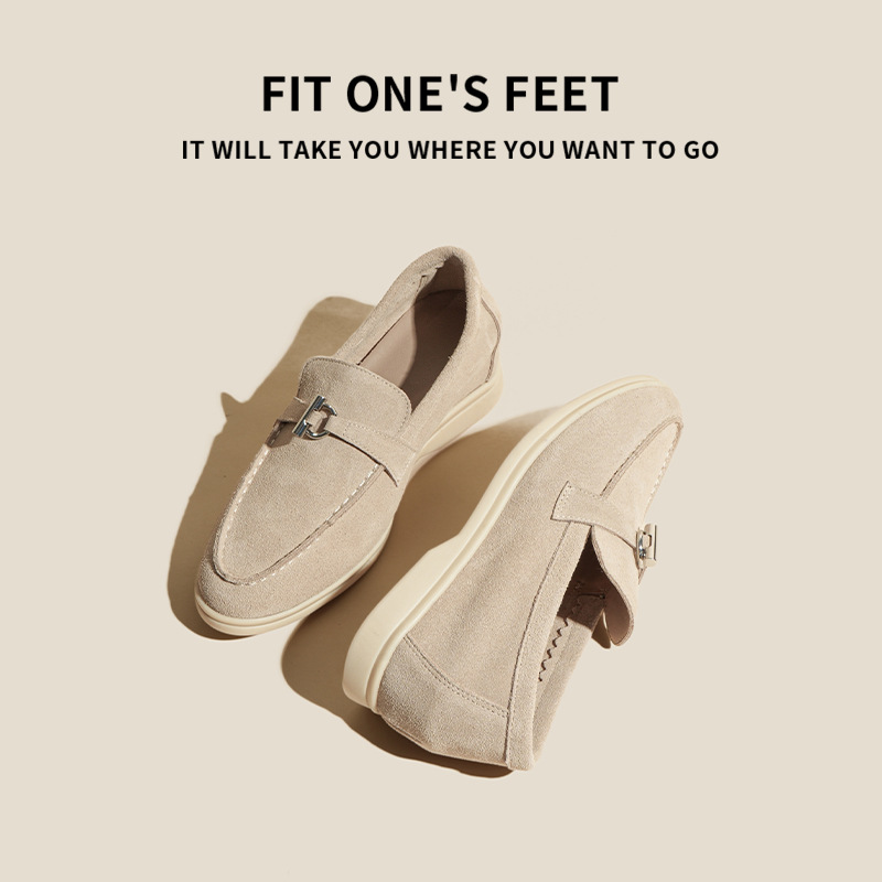 A new style of soft sole and shallow opening single shoe for women, a lazy LP loafer that can be worn on one foot. It is fashionable and versatile, with bean shoes and leather shoes Application Scenario