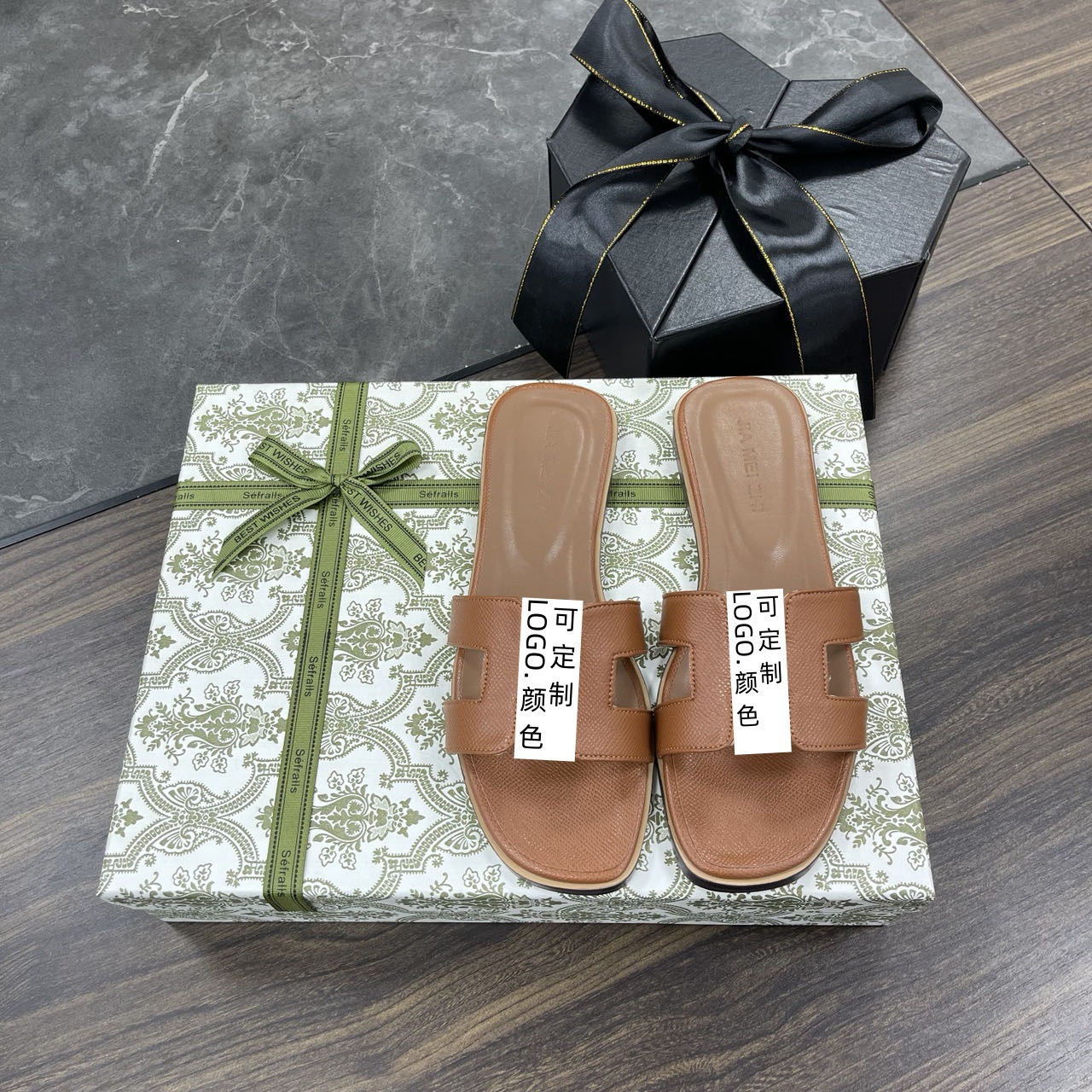 2025 New summer genuine leather casual beach slippers for women's fashionable outerwear, versatile flat one-shoulder sandals Application Scenario