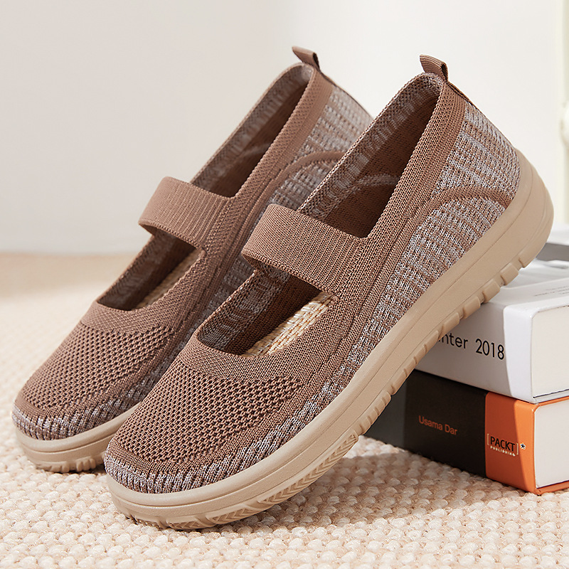 Women's single shoes, shoes for middle-aged and elderly mothers, casual shoes, old Beijing cloth shoes, women's shoes, soft-soled, not tiring to the feet, flat shoes details Picture