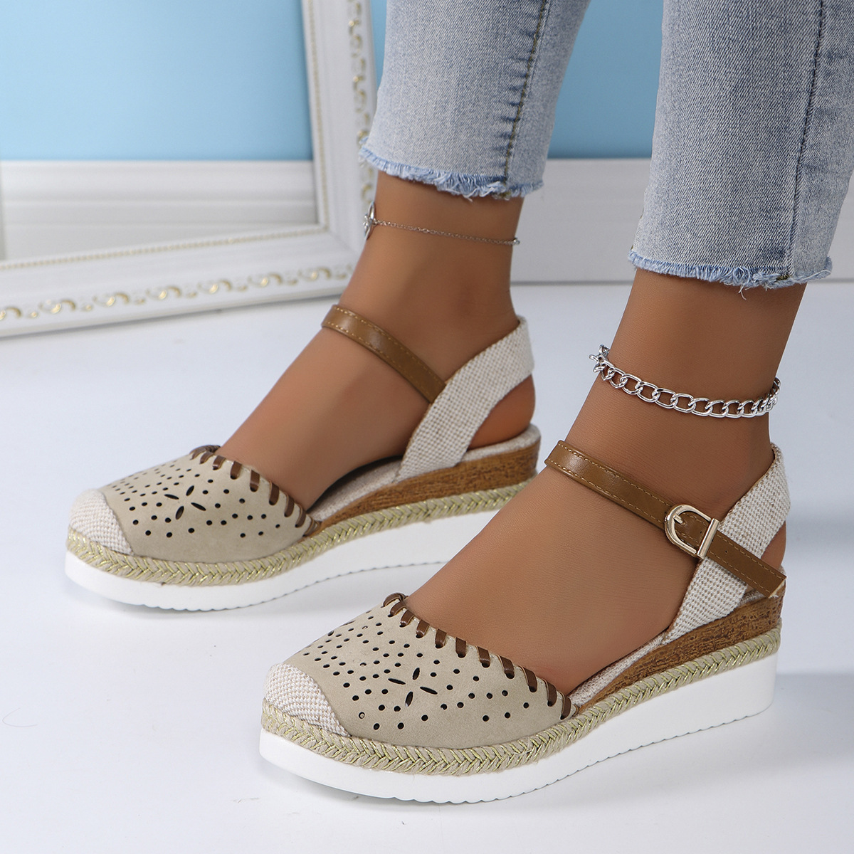 Cross-border trade large-sized color-blocked backheel sandals, wedge heels, lightweight hemp rope woven buckle women's shoes, thick soles, cool Application Scenario