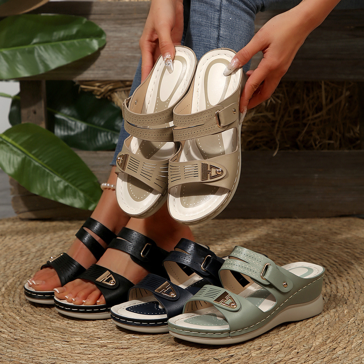 New summer 2025 foreign trade large-sized wedge heel thick-soled casual fish-mouth one-line outerwear beach wedge heel women's slippers full figure