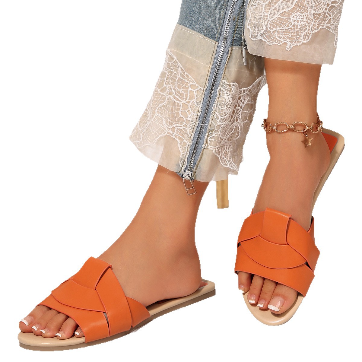 Foreign trade large-sized flat-bottomed flip-flops, a new summer fashion trend, versatile and casual solid-color cool slippers for 2025 Item Picture
