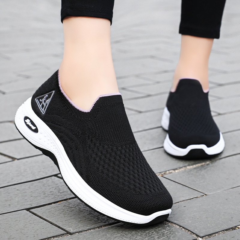 Women's shoes, old Beijing cloth shoes, breathable flying woven shoes, versatile casual shoes, soft soles, comfortable and not tiring to the feet, mom shoes Specification drawing