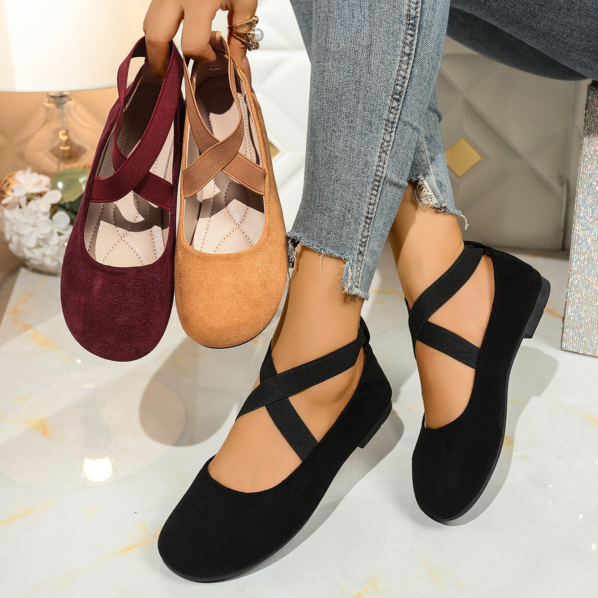 wish's new summer collection of European and American shallow-mouthed elastic lace-up round-toe women's shoes is a bestseller for flat dancing moms Application Scenario