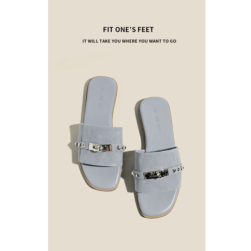 Upgraded version ~ French retro leather lock one-shoulder slippers for women's summer outerwear, a trendy and fashionable flat beach flip-flops details Picture
