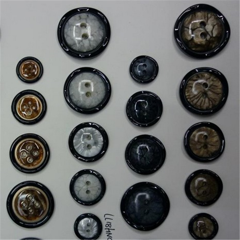 Decorative buttons, clothing accessories, decorative buttons, acrylic buttons, button fasteners, shirt buttons, creative buttons Application Scenario